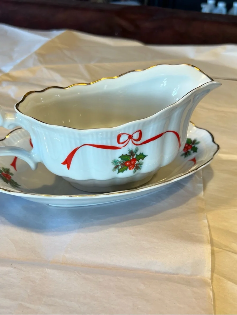 Walbrzych Holiday Gravy Boat set with Holly & Red Ribbon